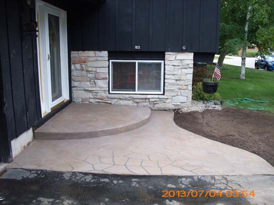 stenciled flag stone front stoop